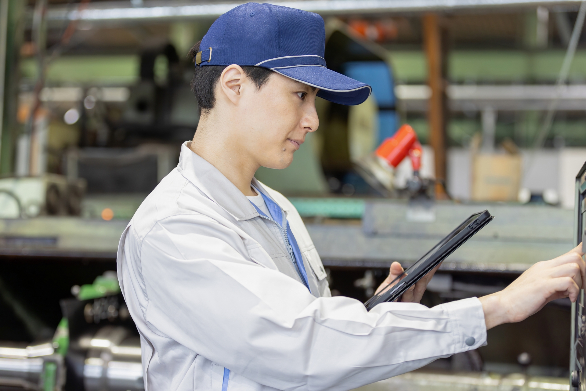 その他　スグナビ - 《駅チカ5分＆寮完備★月収29万円可！》ファスナー製造オペレーター★未経験歓迎／男女活躍中！